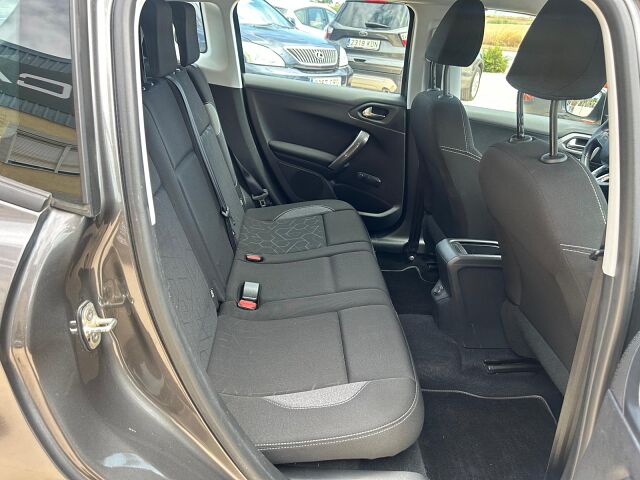 PEUGEOT 2008 ACTIVE 1.6 E-HDI AUTO SPANISH LHD IN SPAIN 74000 MILES SUPERB 2017